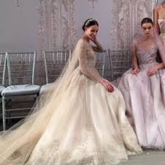 MONIQUE LHULLIER PLATINUM | Elizabeth | Spring 2015 | Ballgown wedding dress - Picture 8 of 16